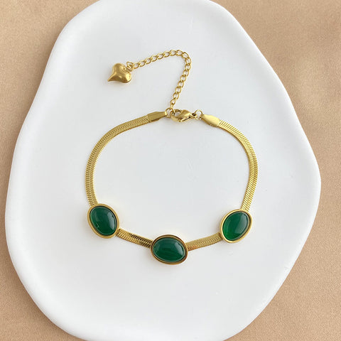 Esmerald necklace earrings bracelet