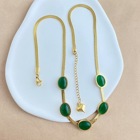 Esmerald necklace earrings bracelet