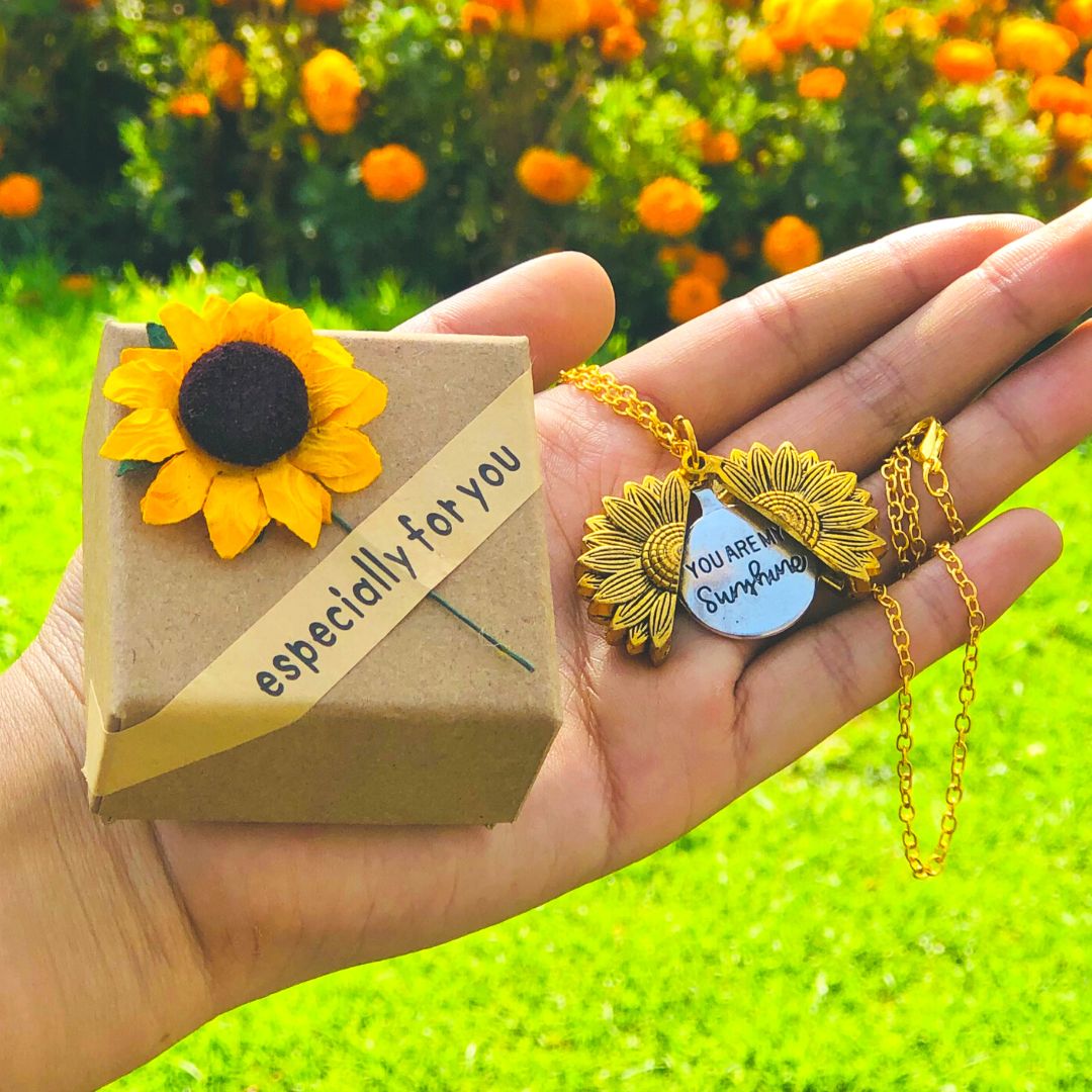 🌻"You Are My Sunshine"🌞Sunflower Necklace