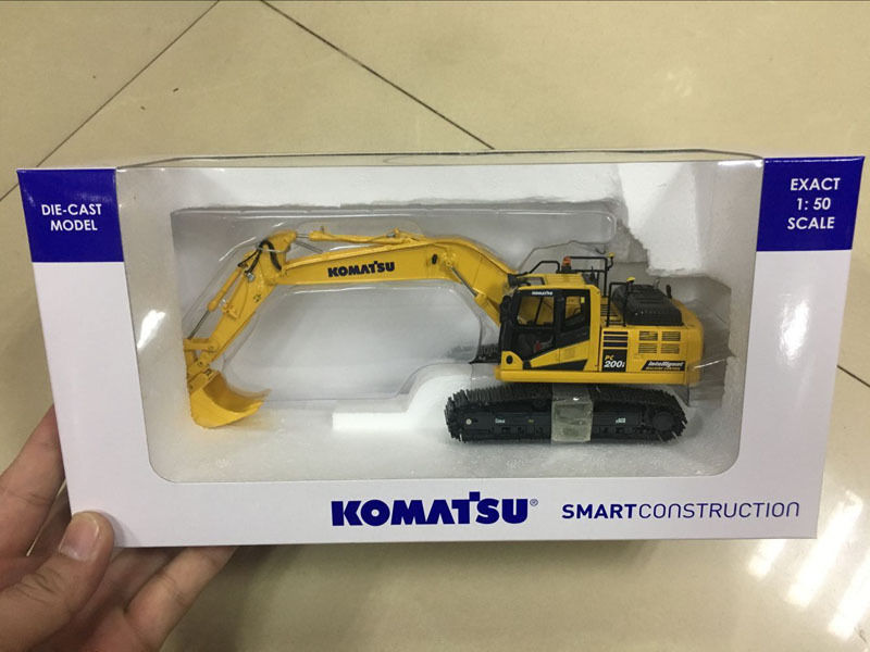 Hydraulic excavator Komatsu PC200i-10 to scale 1:50